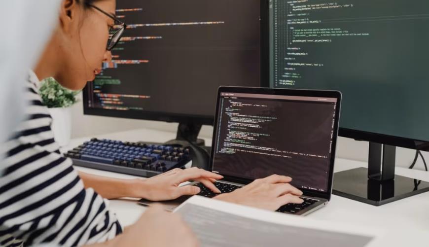 运城小程序定制开发构建实时互动新生态：WebRTC+即时通讯双引擎驱动
